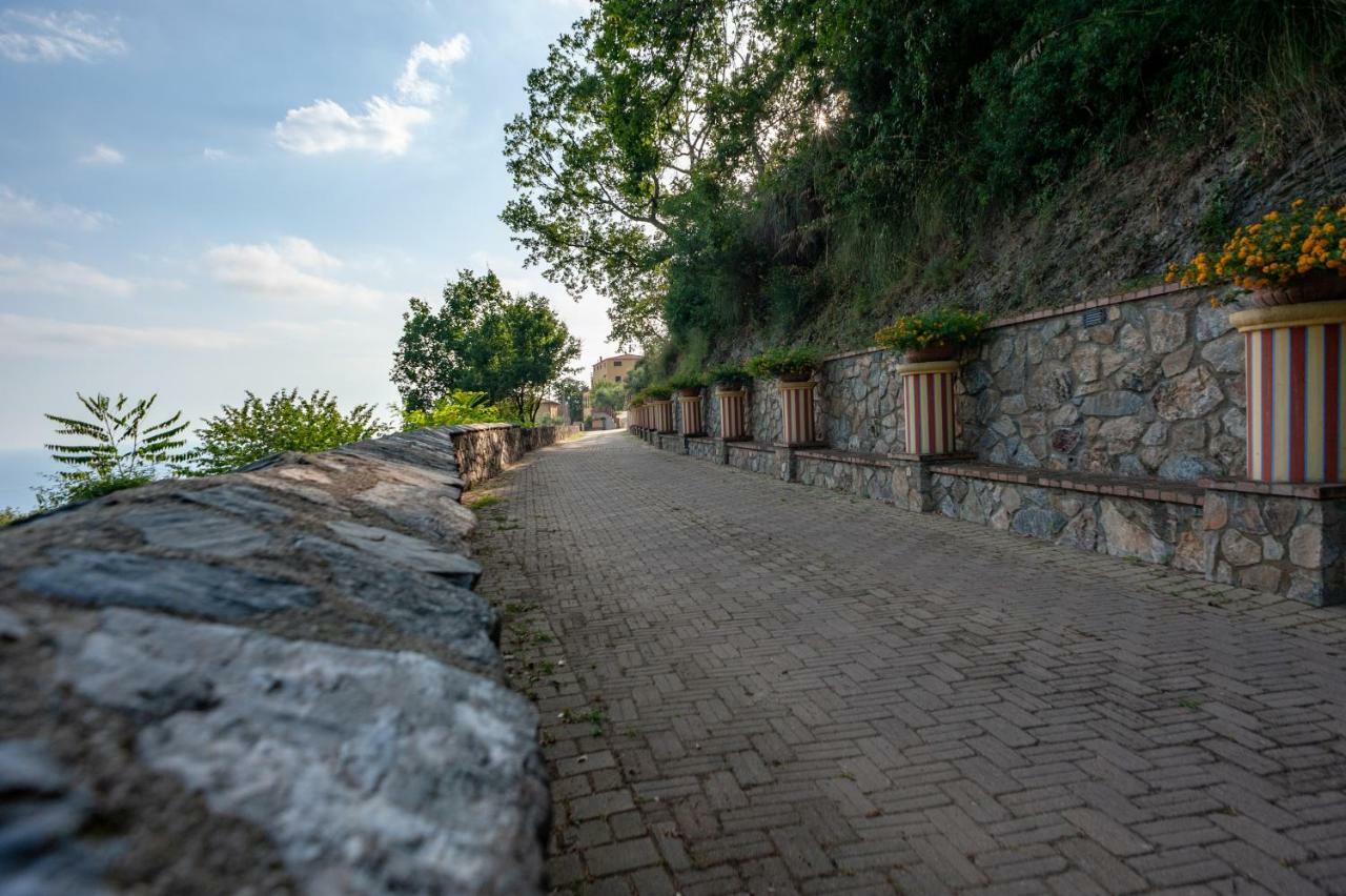 Azienda Agrituristica Le Terre Di San Leonardo Cetraro Exterior photo